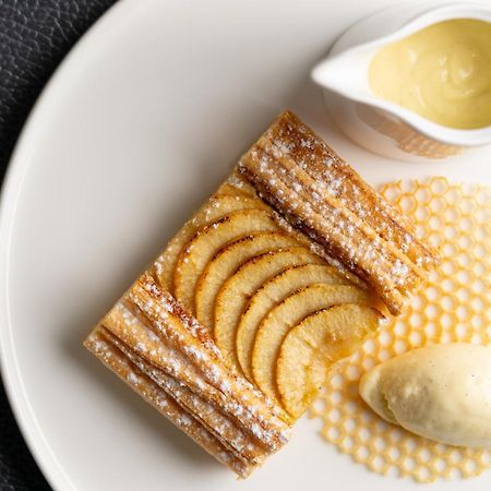 Four Seasons Hotel Rijád Exteriér fotografie Baked Alaska