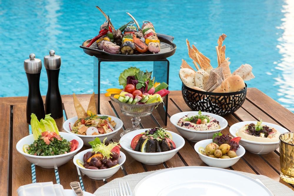 Four Seasons Hotel Rijád Exteriér fotografie Meze