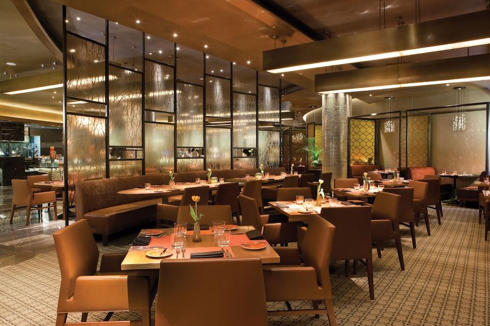 Four Seasons Hotel Rijád Exteriér fotografie The interior of the restaurant