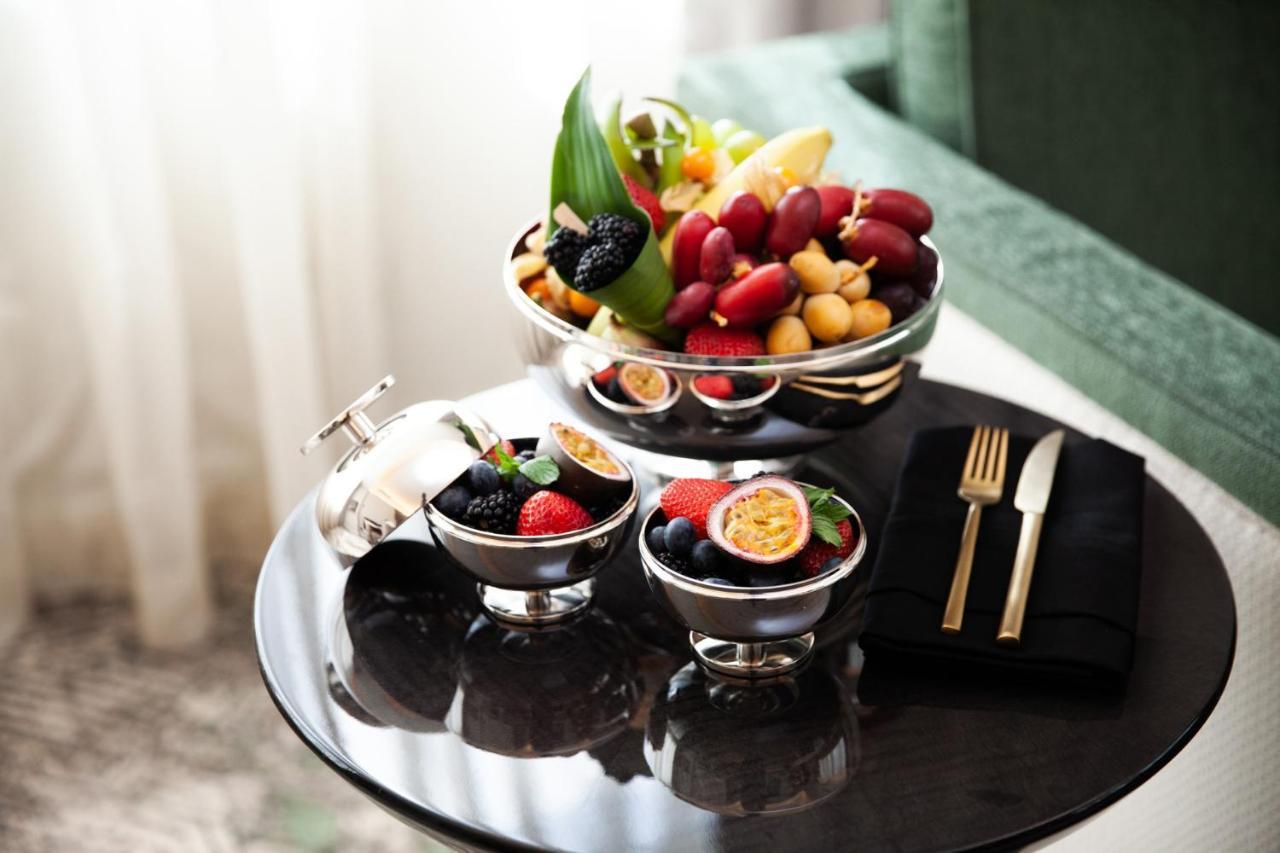 Four Seasons Hotel Rijád Exteriér fotografie Fruit platter