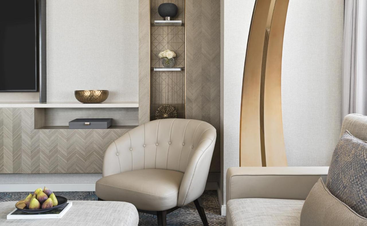 Four Seasons Hotel Rijád Exteriér fotografie A suite at the hotel