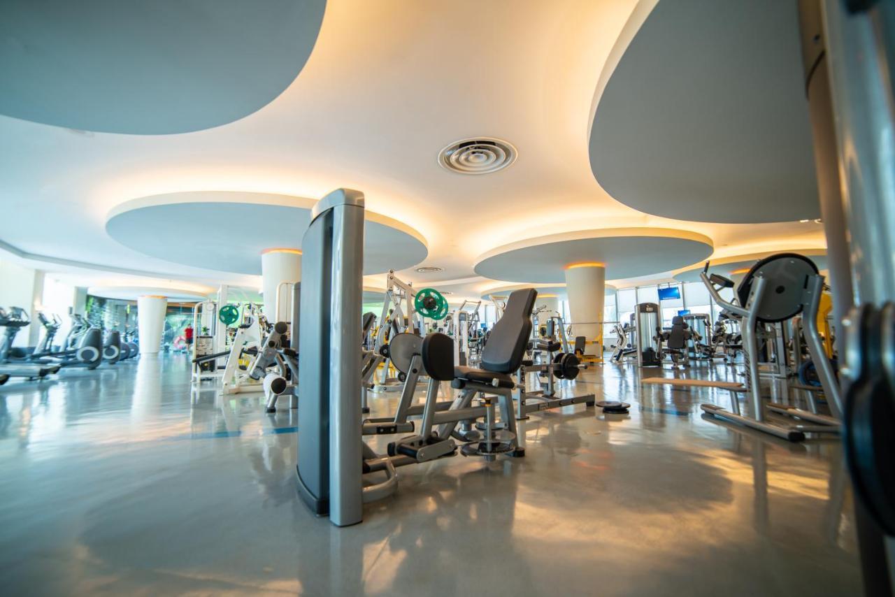 Four Seasons Hotel Rijád Exteriér fotografie The gym at the 1018